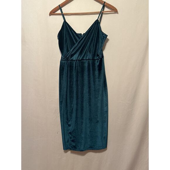 LULUS Dress M Velvet Kelly Green Faux Wrap Holiday Cocktail Fairy Goth - Picture 1 of 12